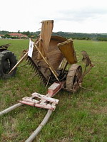 Javeleuse ou moissonneuse javeleuse (30eme fete des moissons de Saint-Jean-de-Touslas) (3)
